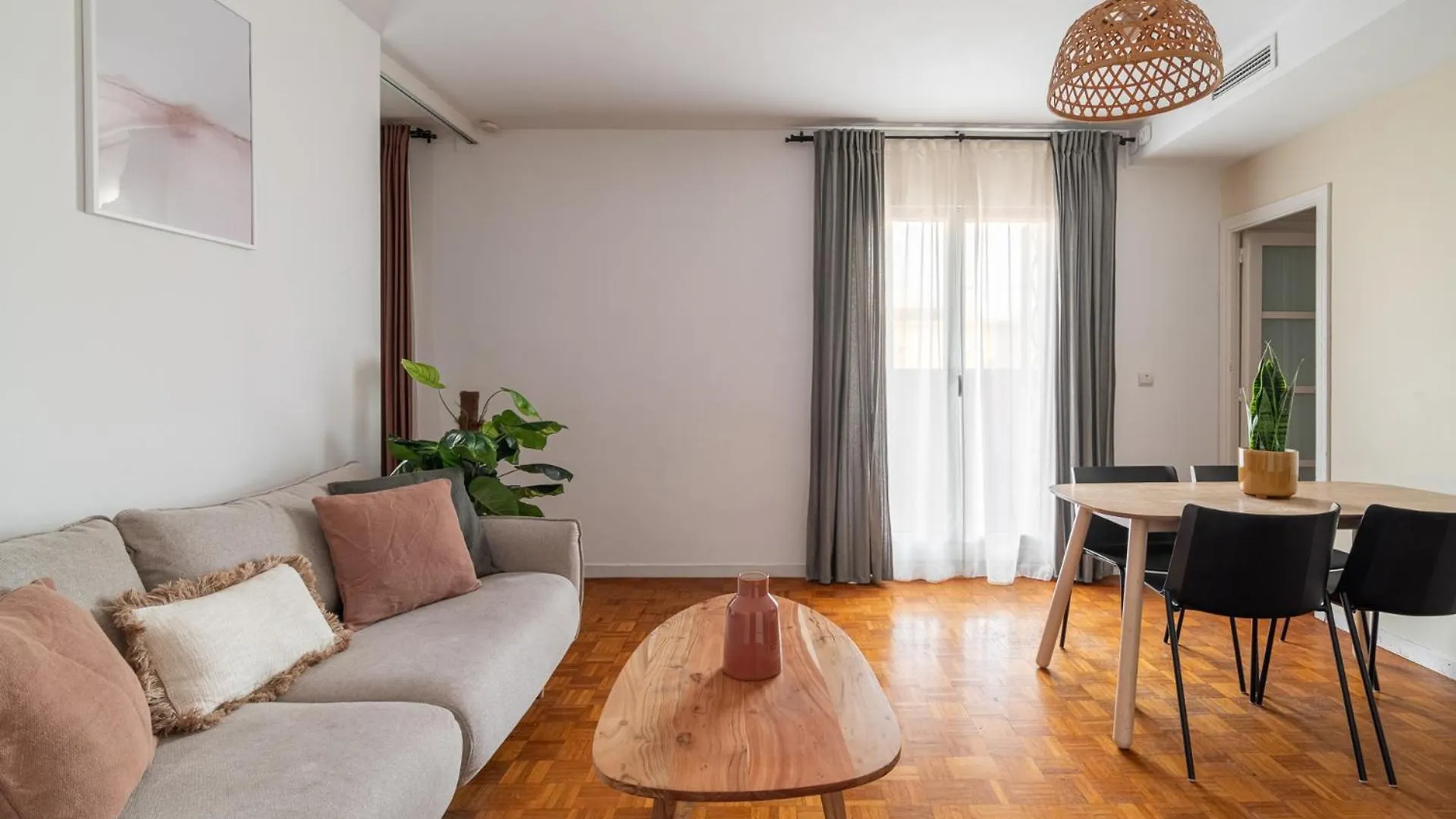 Stay U-Nique Apartments Gaudi III 巴塞罗那 0*,  西班牙